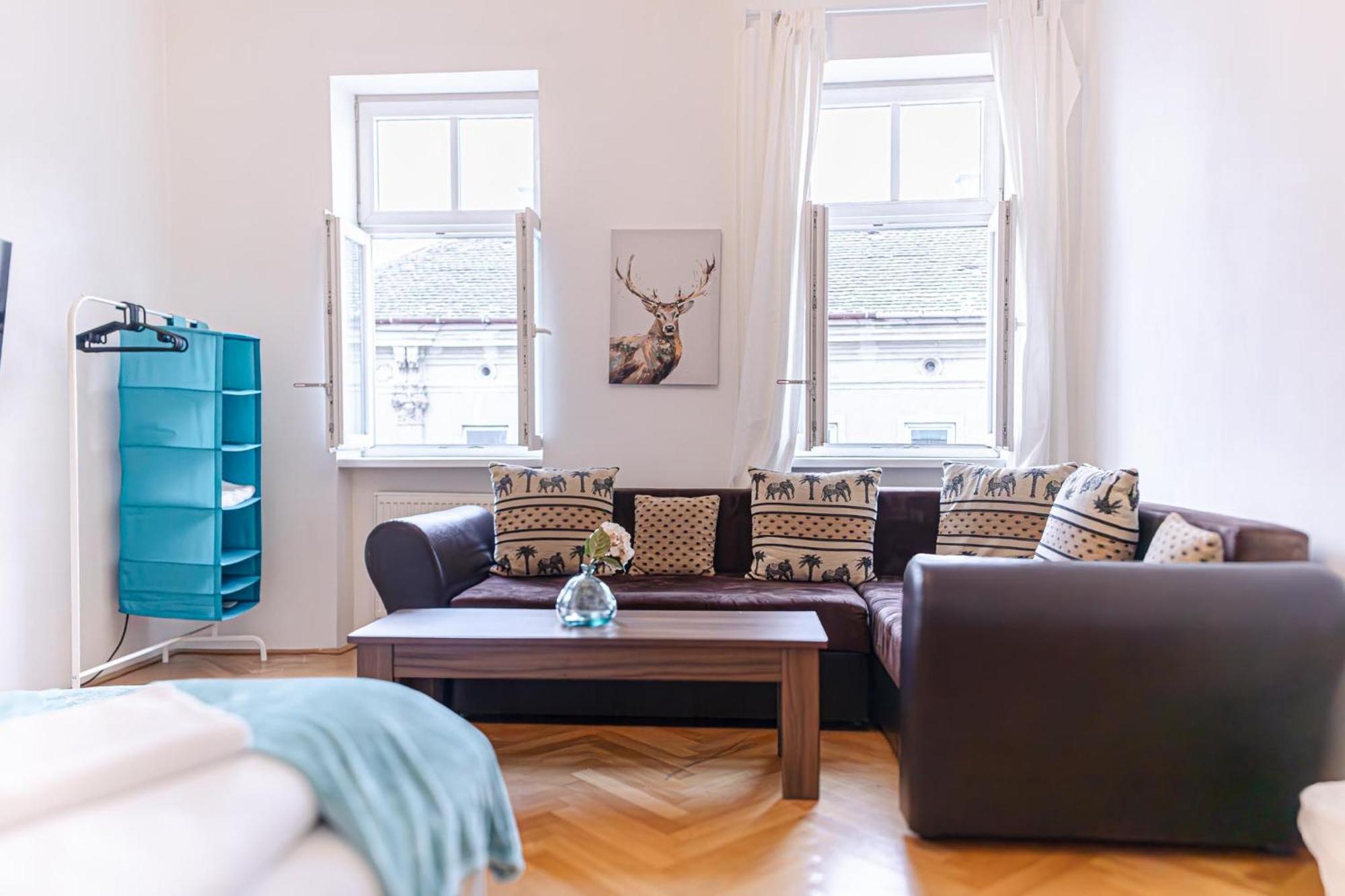 Amazing 2Br City Stay, Wiener Stadthalle Buitenkant foto