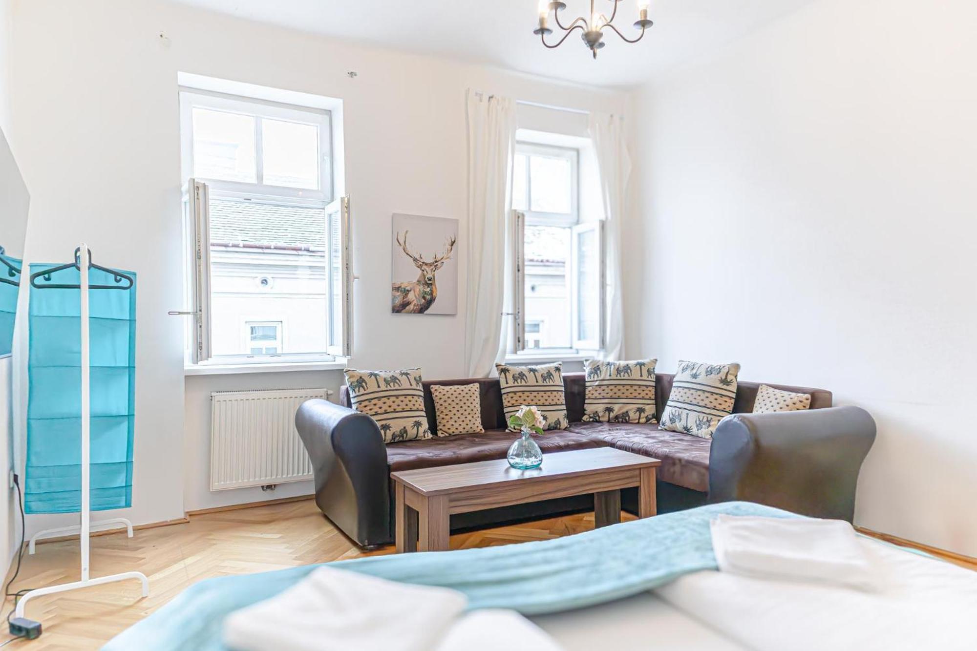 Amazing 2Br City Stay, Wiener Stadthalle Buitenkant foto