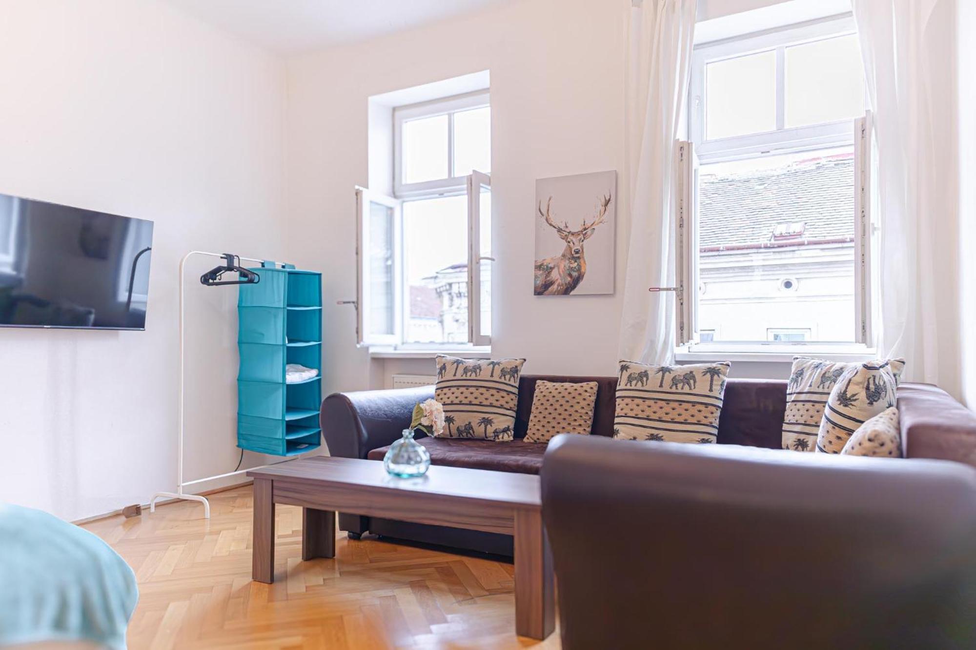 Amazing 2Br City Stay, Wiener Stadthalle Buitenkant foto