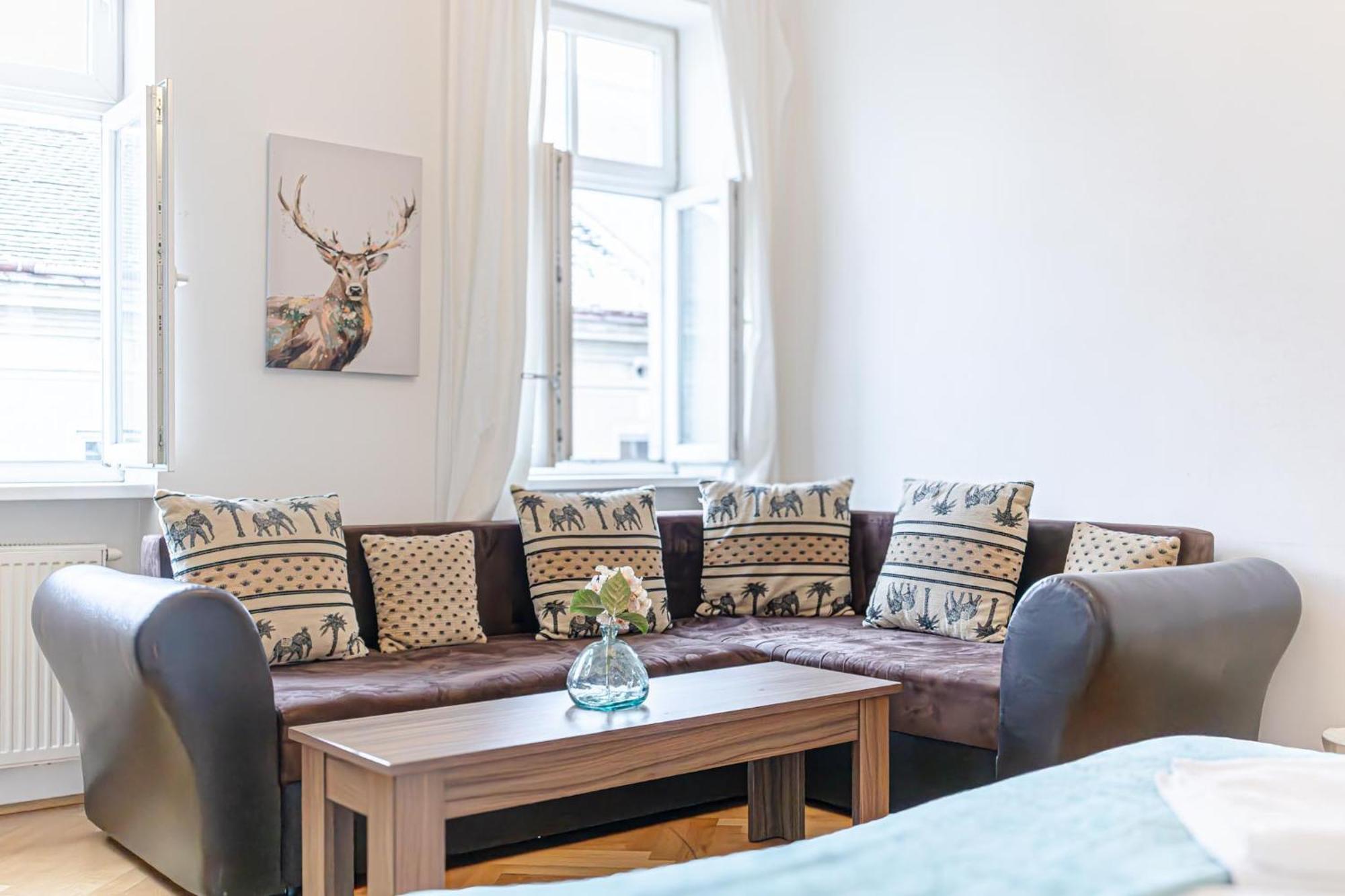 Amazing 2Br City Stay, Wiener Stadthalle Buitenkant foto