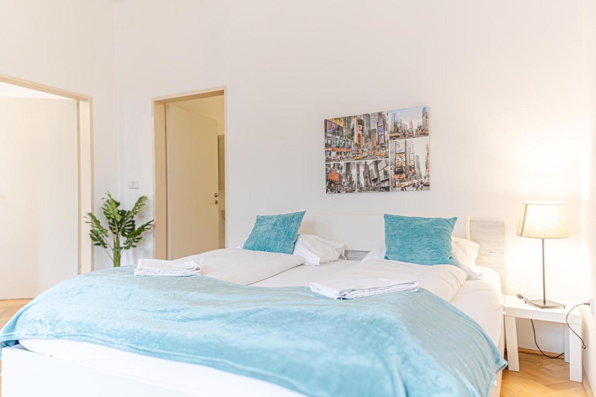 Amazing 2Br City Stay, Wiener Stadthalle Buitenkant foto