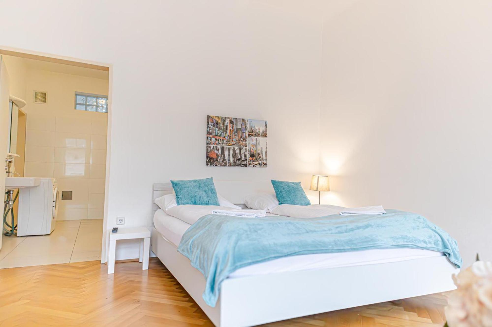 Amazing 2Br City Stay, Wiener Stadthalle Buitenkant foto