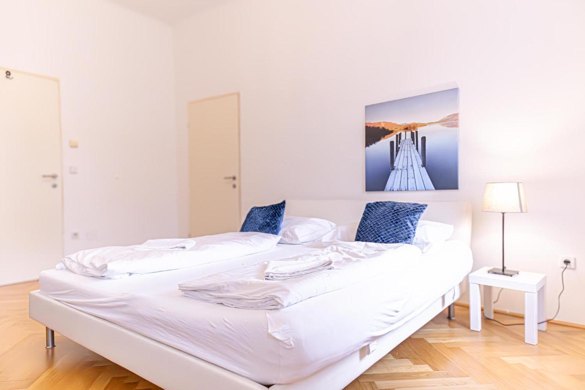 Amazing 2Br City Stay, Wiener Stadthalle Buitenkant foto